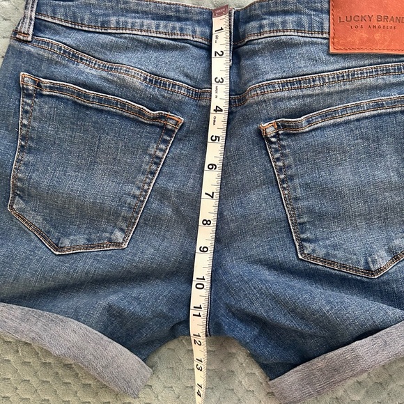 Lucky Brand Women’s Denim Shorts. Size 6/28. EUC - Picture 4 of 7
